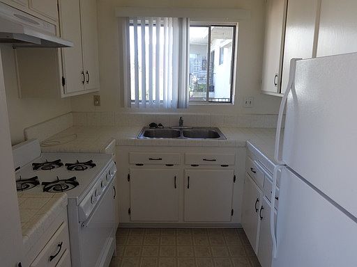 2nd image of 4832 Coronado Ave