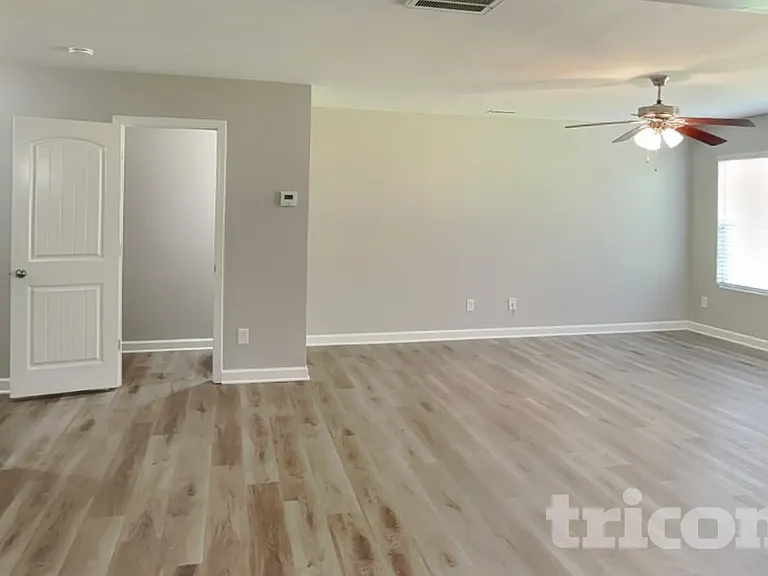 253 Aershire Ct — Photo 3