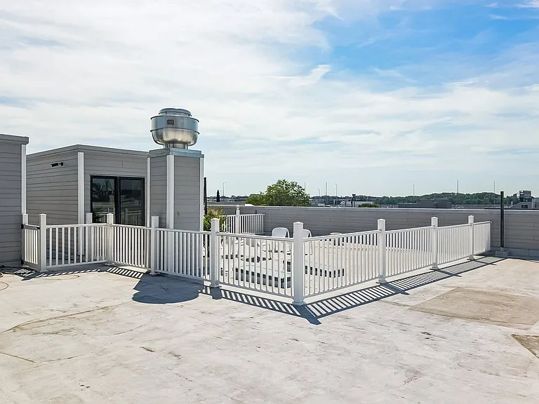700 Moyer St — Photo 28