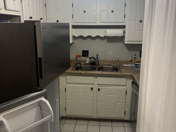 4117 W Rivers Edge Cir Unit 13, Brown Deer, WI 53209