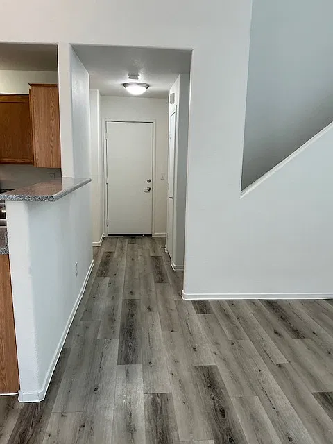 3 bed, 2.5 bath, 1200 sqft, $2,079 — Photo 4