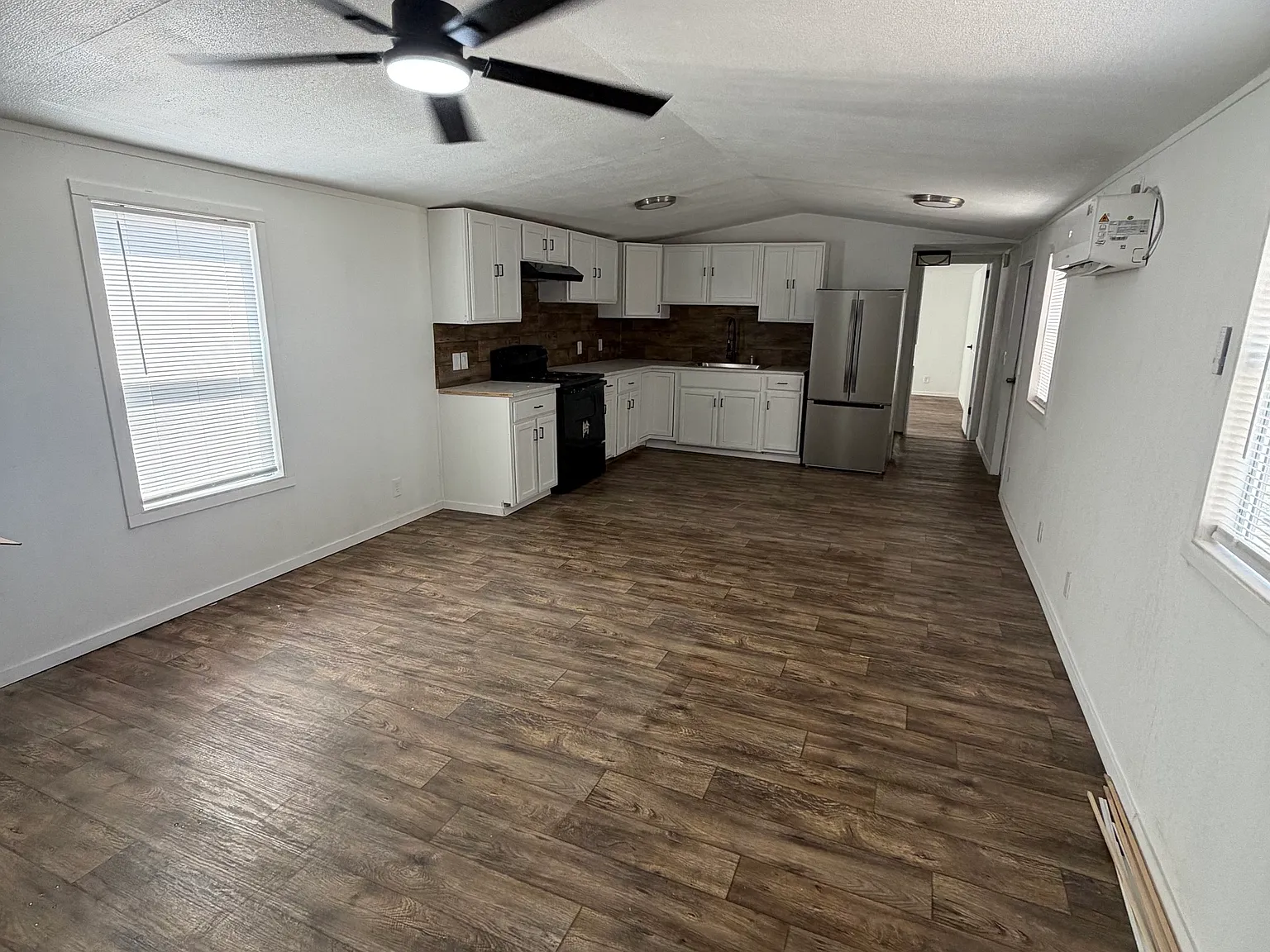 3 bed, 1100 sqft, $1,350 — Photo 1