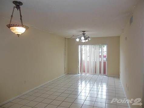 3rd image of 600 NW 32nd Pl APT 106