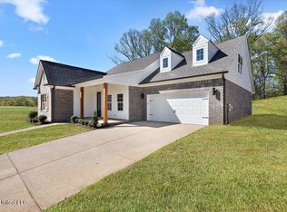 1184 Creekside Ln, Hernando, MS 38632