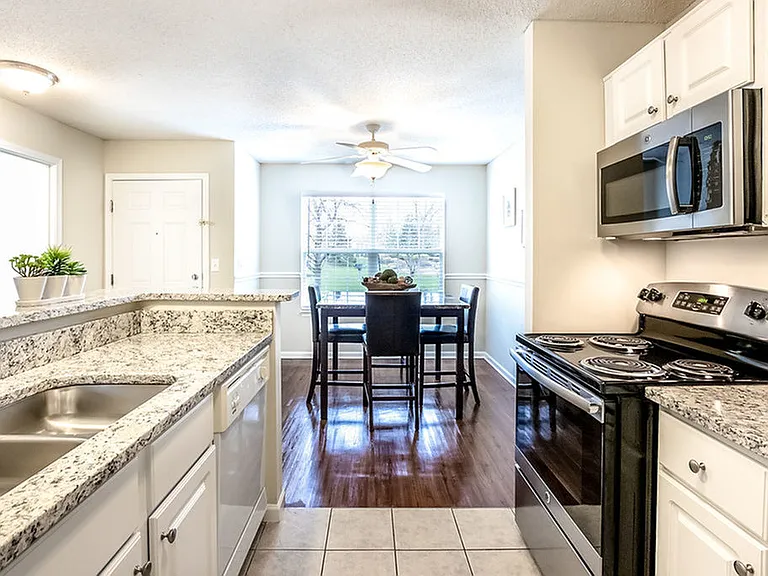 Autumn Creek Apartments — Photo 2