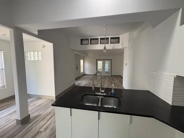 6810 Enchanted Springs Dr, San Antonio, TX 78249