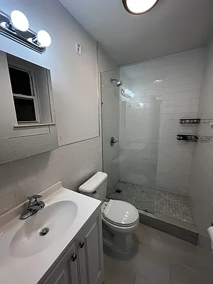 Rented by Salon Realty Corp | media 6