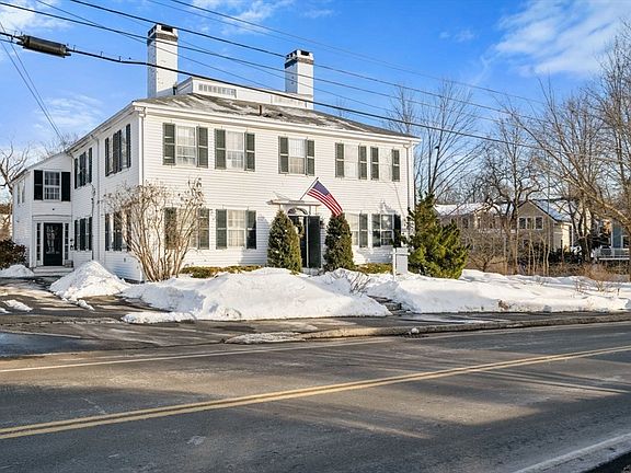 3rd image of 45 School St