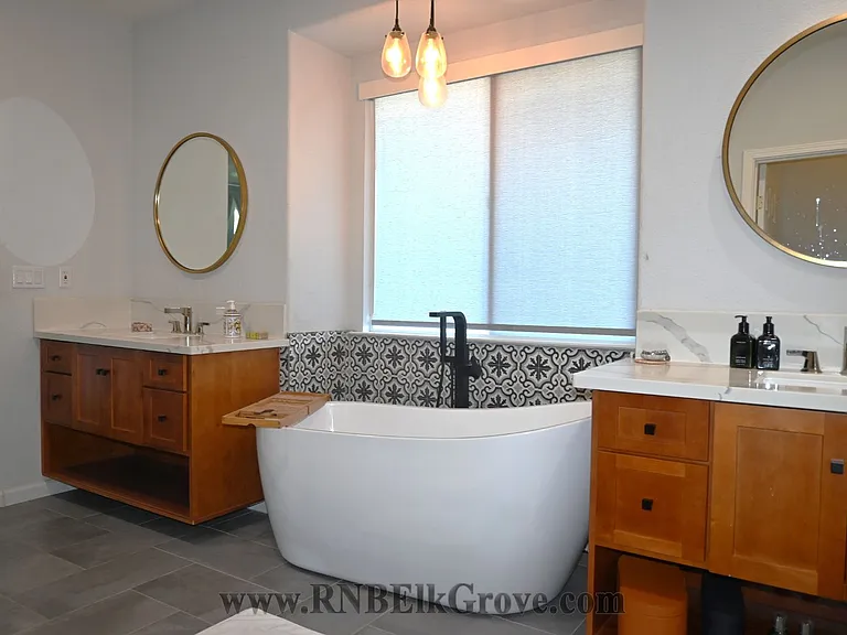 9433 Triathlon Ln — Photo 32