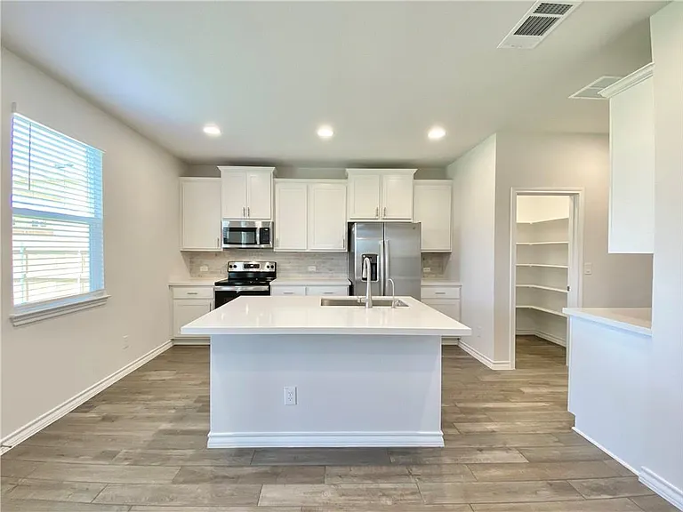 208 Caisson Trl — Photo 8
