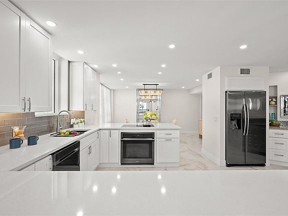 3rd image of 5880 Midnight Pass Rd APT 511