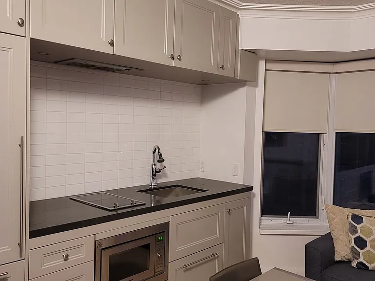 155 Yorkville Ave #2010 — Photo 6