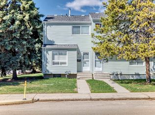 Dickinsfield Court, Edmonton, AB T5E 5V8