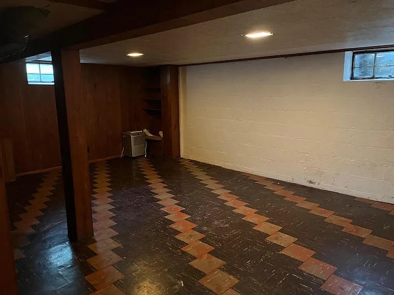 85 Continental Dr — Photo 20