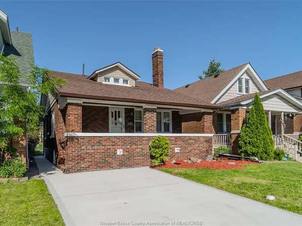 1422 Elsmere Ave, Windsor, ON N8X 4G9