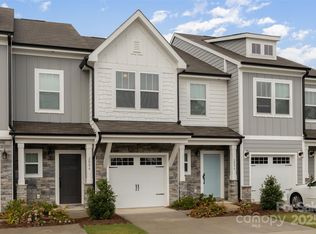 2004 Crooked Oak Ln, York, SC 29745