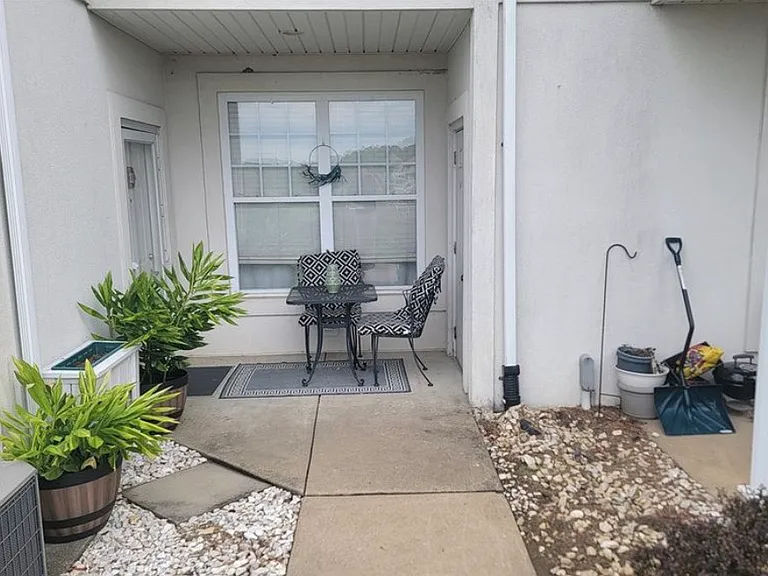 219 Adams Pointe Blvd #11 — Photo 1