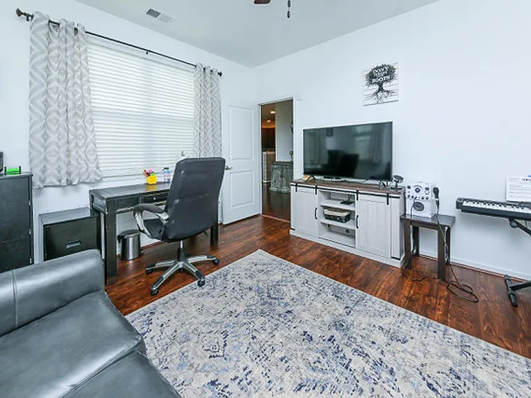 2650 Leytonstone Dr — Photo 5