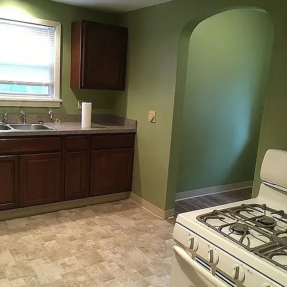 3 bed, 1394 sqft, $1,000 — Photo 4