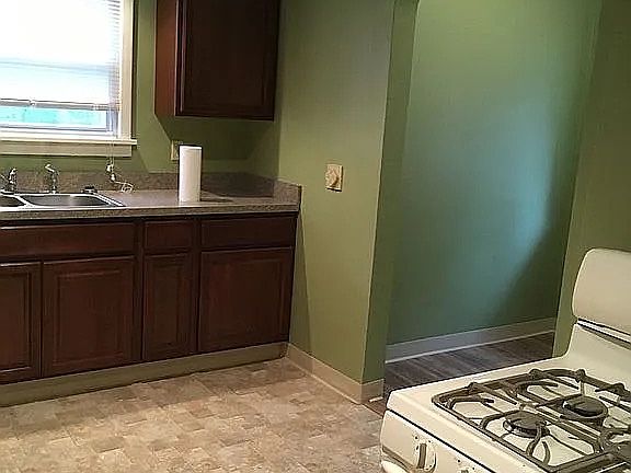 4th image of 1474 Larchmont Rd Unit 2