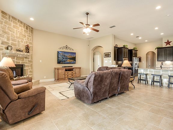 5th image of 2105 Glendon Dr