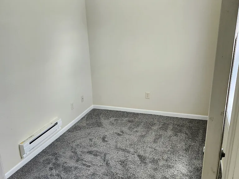 110 Niagara St — Photo 11