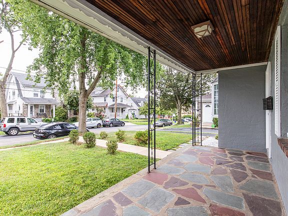 5th image of 4021 Berry Ave