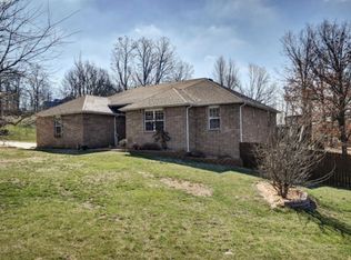 440 Meadowview Dr, Marshfield, MO 65706