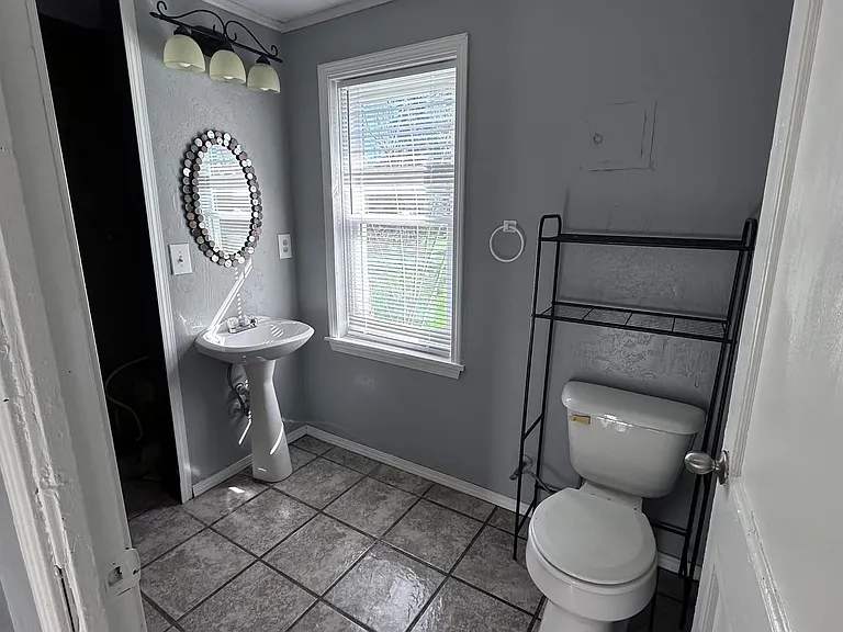 837 W Moore Ave — Photo 16