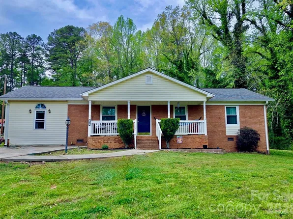 847 E Chestnut St, Stanley, NC 28164