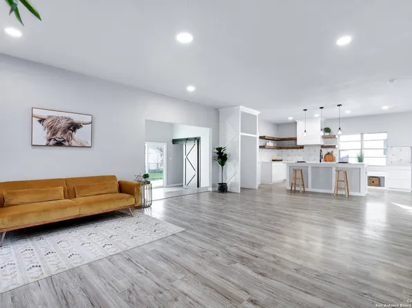 1714 W Mistletoe, San Antonio, TX 78201