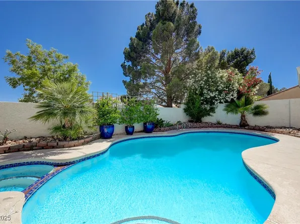 9333 Dry Dock Dr, Las Vegas, NV 89117