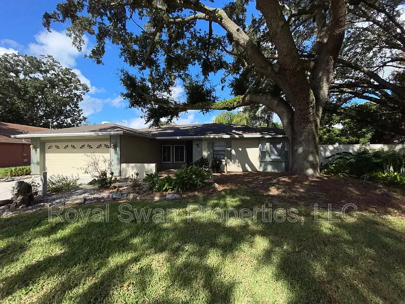 222 Lakeview Dr