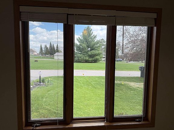 5th image of 1045 Saddle Ridge