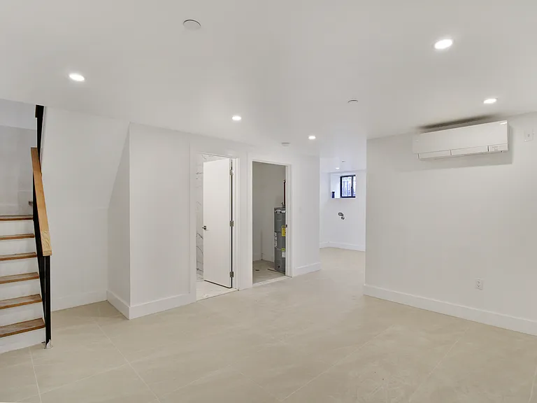 1387 Madison St #1F — Photo 9