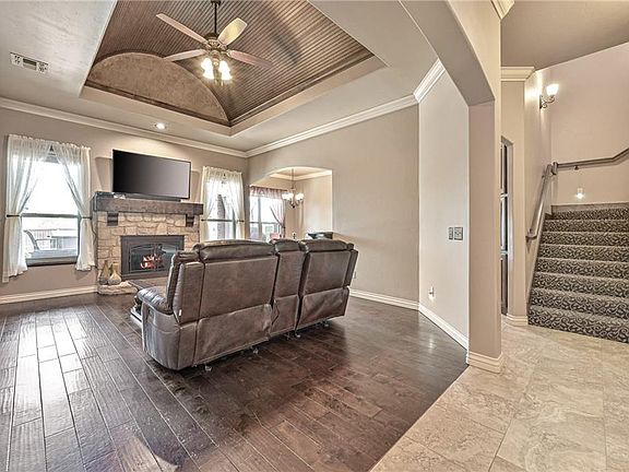 4th image of 3904 Chesterfield Pl