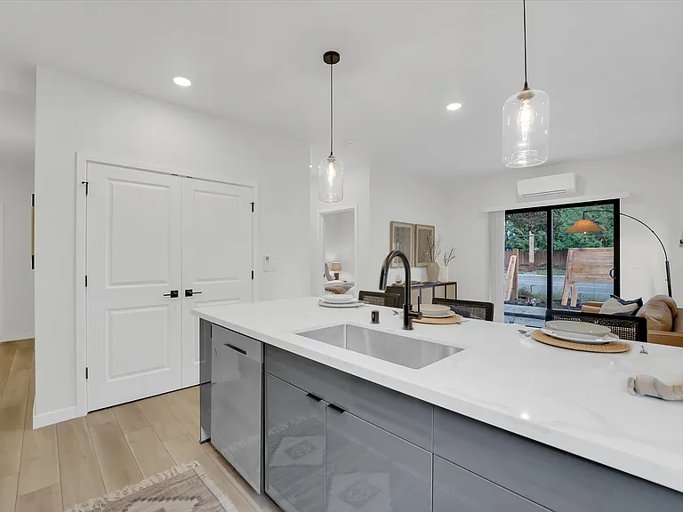 The Meadowlark Apartments — Photo 28
