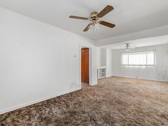 3rd image of 612 Huntoon St