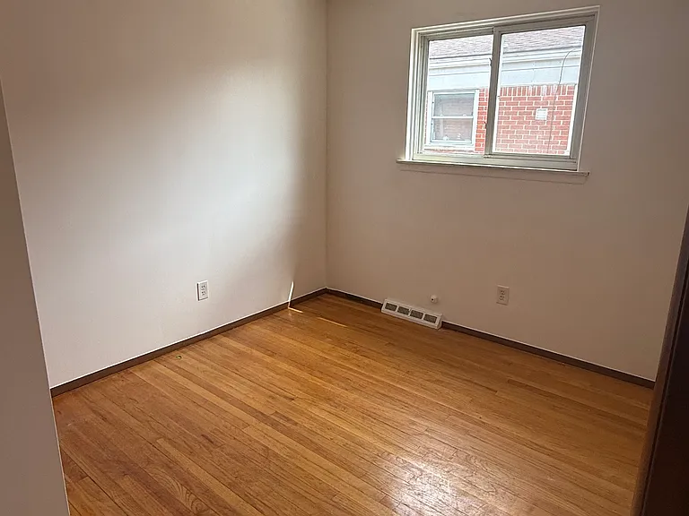 5645 Centralia St — Photo 11