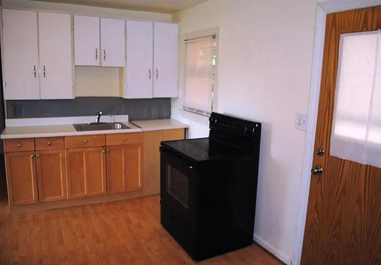 3708 S Perry St — Photo 6