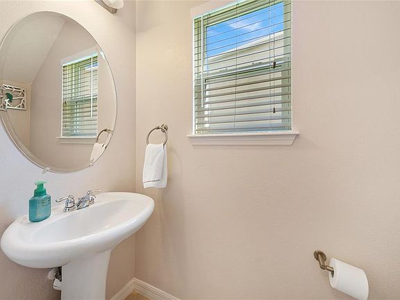 5th image of 2720 Monticello Way