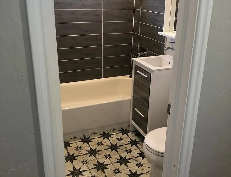 1284 S Harrison St — Photo 13