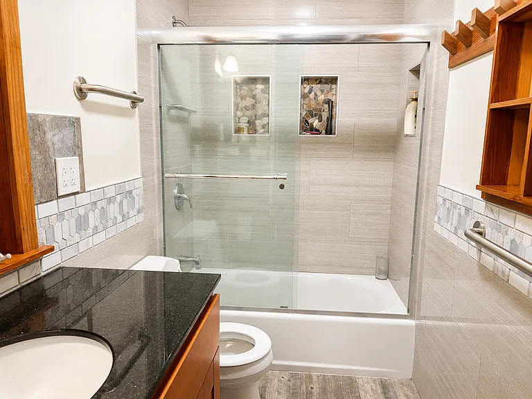 2075 Sacramento St — Photo 10