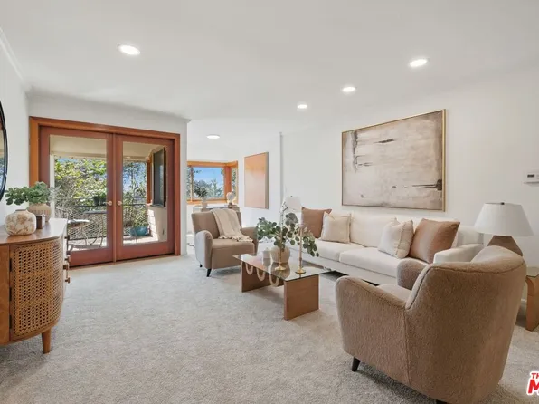 289 S Barrington Ave #A309, Los Angeles, CA 90049