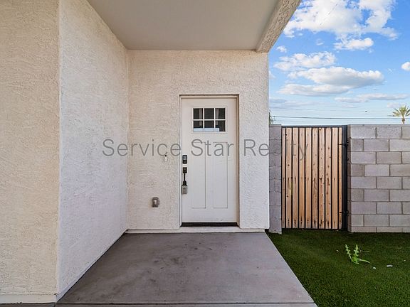 3rd image of 1917 W Sherman St #B
