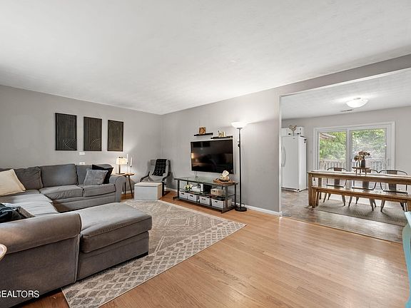 4th image of 512 Highland View Dr