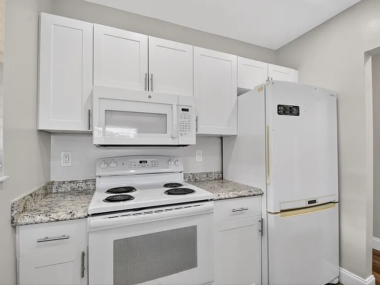 484 Springdale Cir #48D — Photo 4