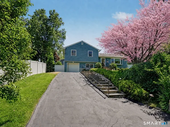 9 Junebar Lane, Norwalk, CT 06851