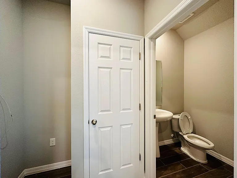 504 Adalines Aly — Photo 8