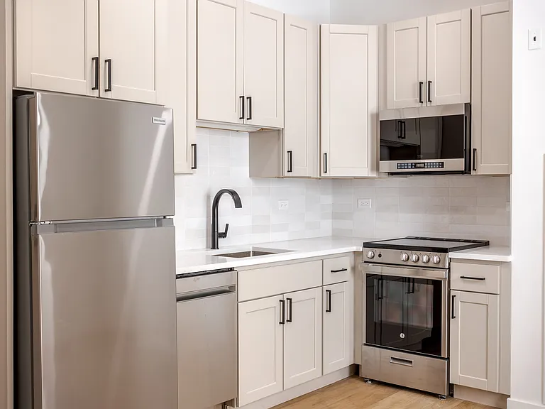 The Nest at Lincoln Park West — Photo 29